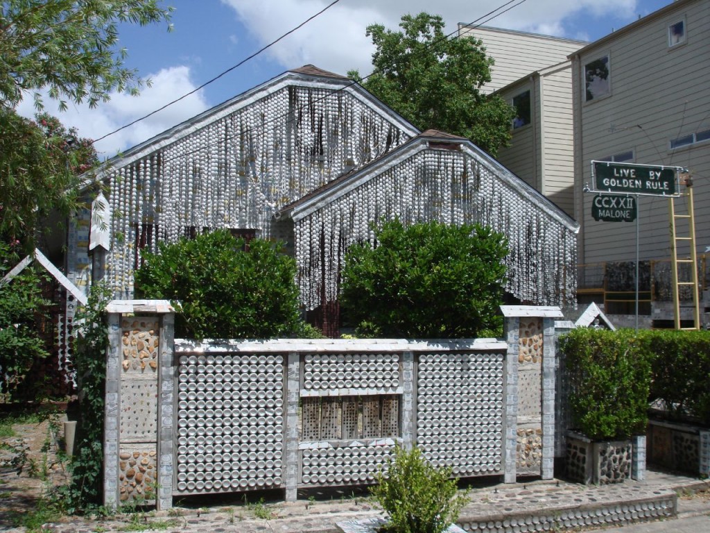 1-Beer_Can_House