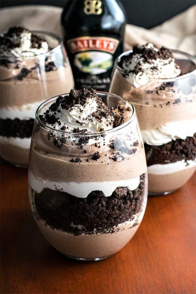 8-Baileys-Cookies-and-Cream-Parfaits-1