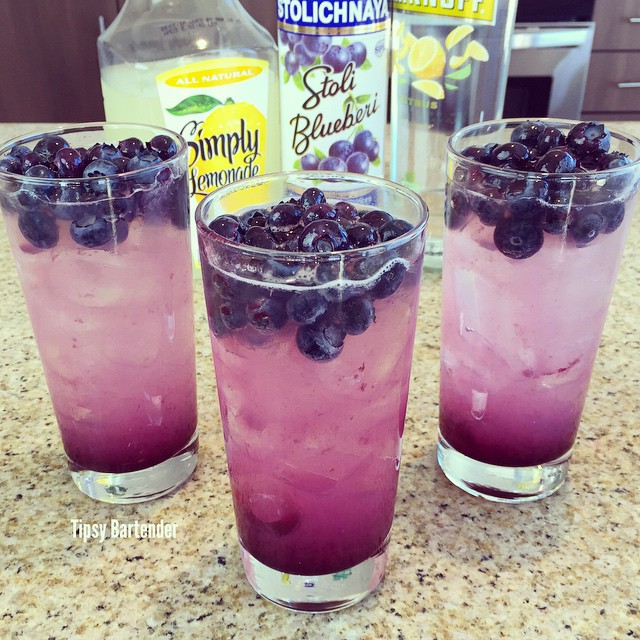 Blueberry Lemonade Cocktail