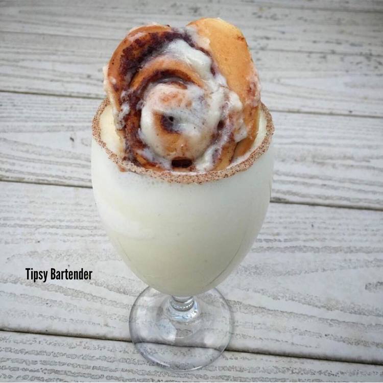 CINNAMON BUNS Cocktail