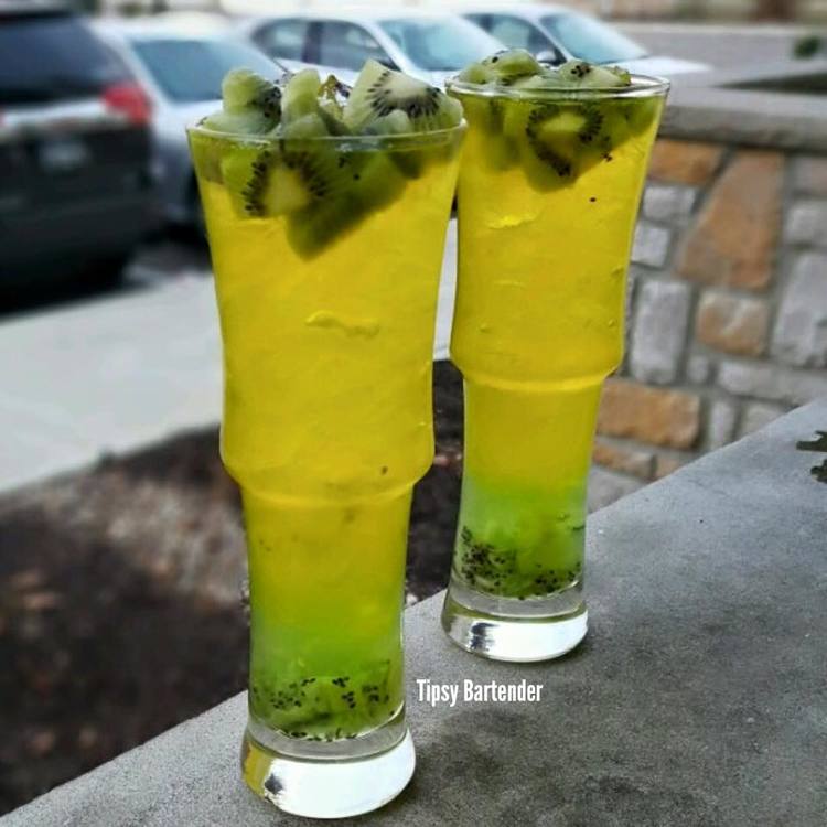 HEAVENLY KIWI Cocktail